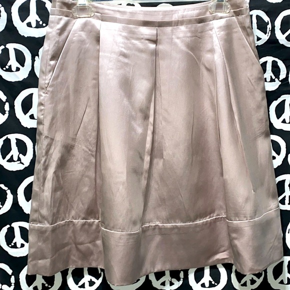 BCBGMAXAZRIA SILK/COTTON CHAMPAGNE PLEATED SKIRT SZ 4 SIDE SLI POCKETS
